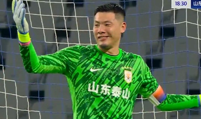 开云体育入口-王大雷尴尬一战！被对手角球破门，送点+扑点脱手，仰面长叹