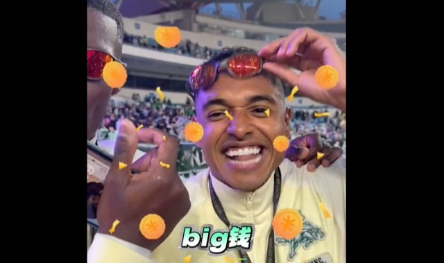 开云体育移动版-达万揭秘国安戴墨镜庆祝：这是巴西传统，我给全队都买了一副