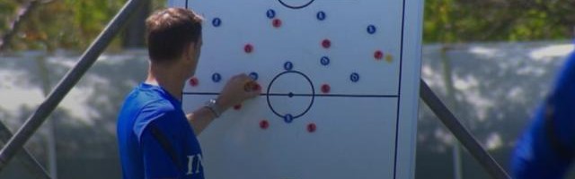 开云体育入口-欧洲杯前瞻之战术：三中卫，求生图强捷径？