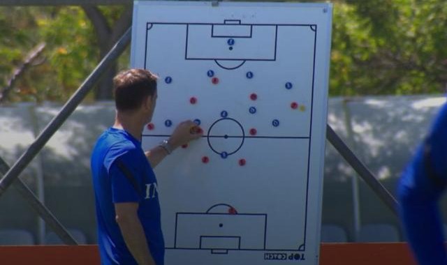 开云体育入口-欧洲杯前瞻之战术：三中卫，求生图强捷径？