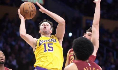 开云体育入口-湖人太子摇身变成三双机器 球队控卫危机迎刃而解