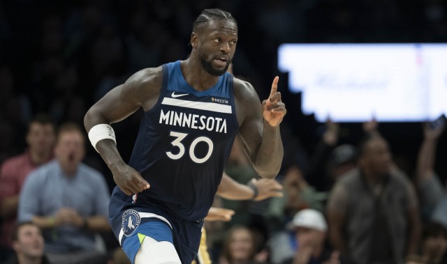 开云体育入口-扛着球队前进！兰德尔第三节8中6高效砍下17分1板1助