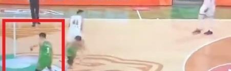 开云体育下载-什么情况？辽粤大战争议画面曝光 徐杰被撞倒 技术台人员竟鼓掌