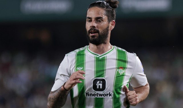 开云体育移动版-记者：伊斯科整体恢复进展良好，但他仍然无法用脚支撑身体