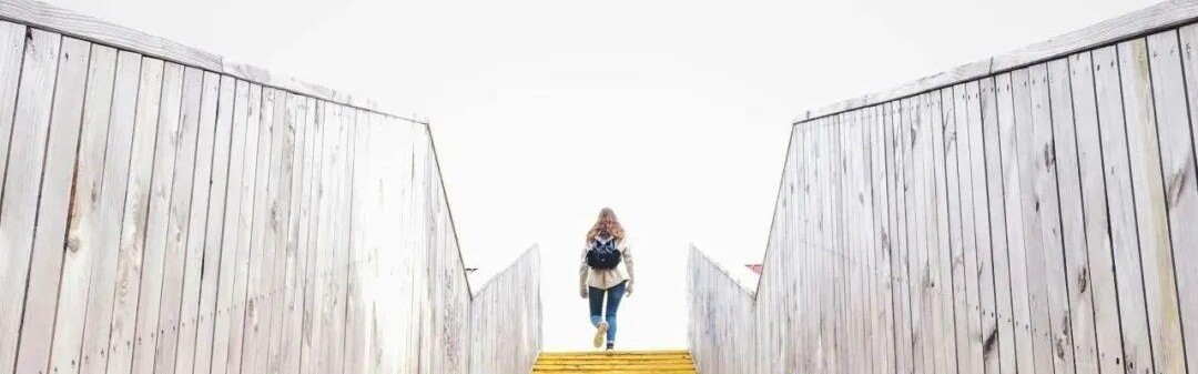 开云体育移动版-惊人的穷人定律：越是贫穷的家庭，越喜欢让子女从事这3类工作，结果越来越穷