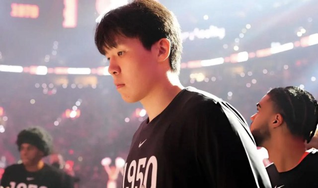 开云体育官网-NBA中国官网：杨瀚森最近有个“不成文义务”，给伤员当“陪练”