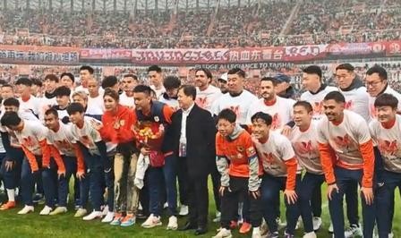 开云体育入口-韩鹏祝福张弛：“上半场”结束，“下半场”同样精彩，送战友