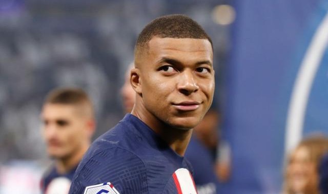 姆巴佩：马克龙曾数次致电劝我留下 这太疯狂了