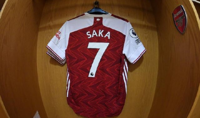 萨卡遭种族歧视 阿森纳发声：昂起头孩子，你没有错