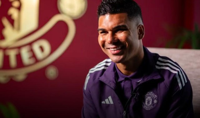 卡塞米罗：曼联球迷给了我们太多支持，他们每天都让我惊讶