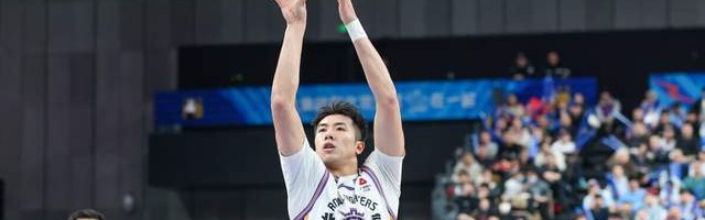 轰21+15又砍27+11！争议内线打成北控第一核心，闵鹿蕾没看错人