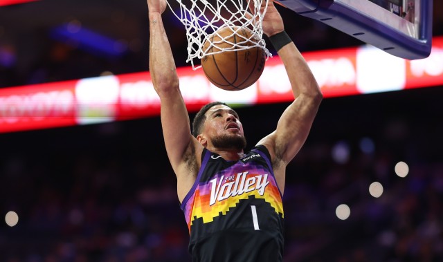 开云体育下载-布克：有些赛季我数据更好时没进全明星 这次是归功于球队成功